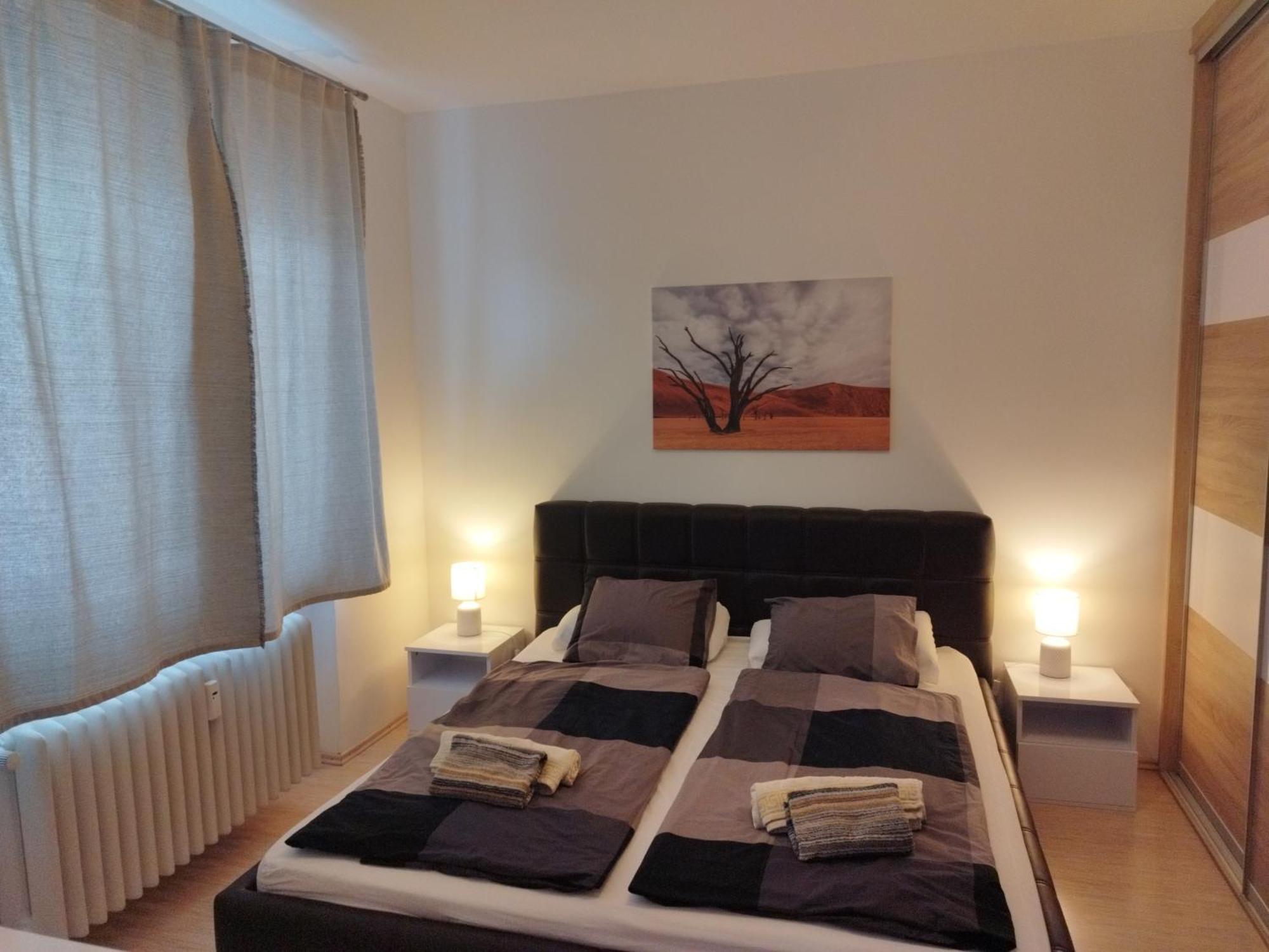 Апартаменты Amazing Flat In Old Town With Large Balcony Братислава Экстерьер фото