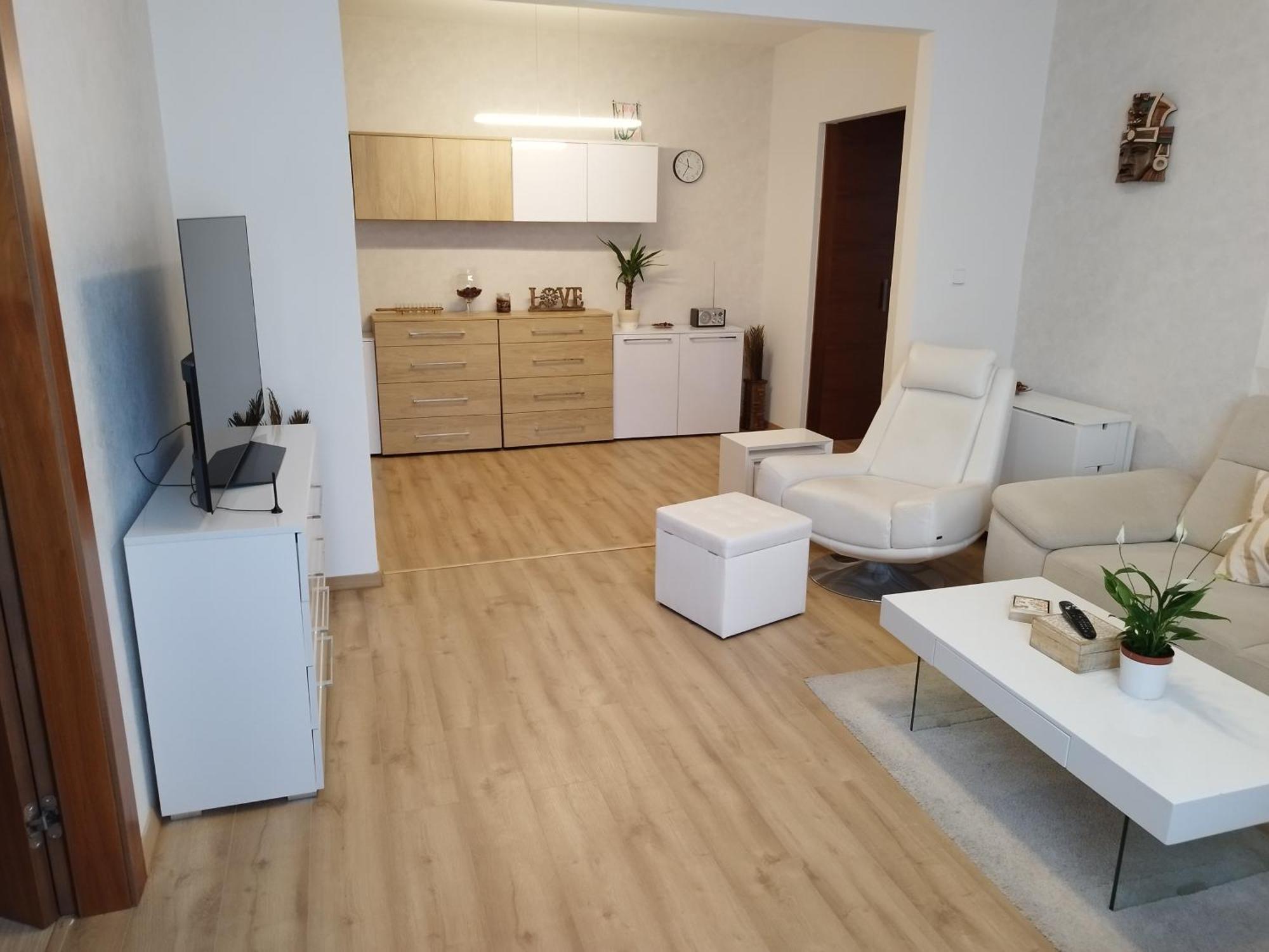 Апартаменты Amazing Flat In Old Town With Large Balcony Братислава Экстерьер фото